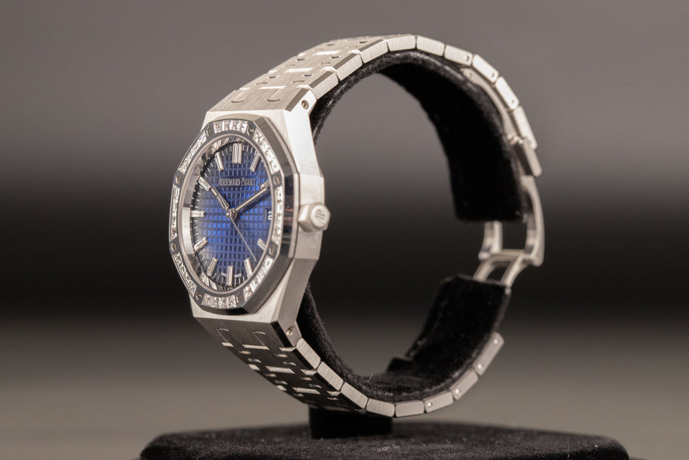 Audemars Piguet<br>15551BC Royal Oak Blue Dial Diamond Bezel