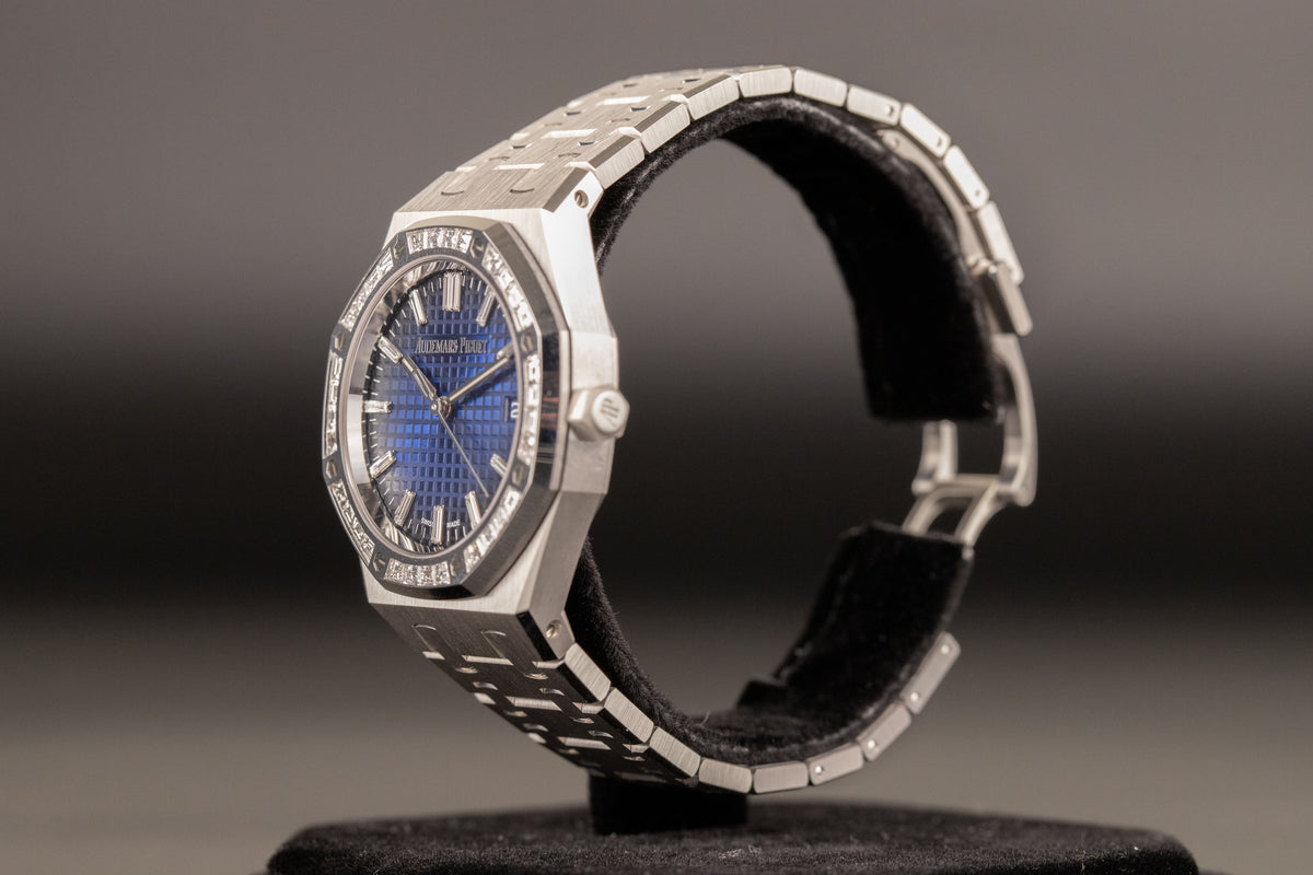 Audemars Piguet<br>77451BC Royal Oak Blue Dial Diamond Bezel