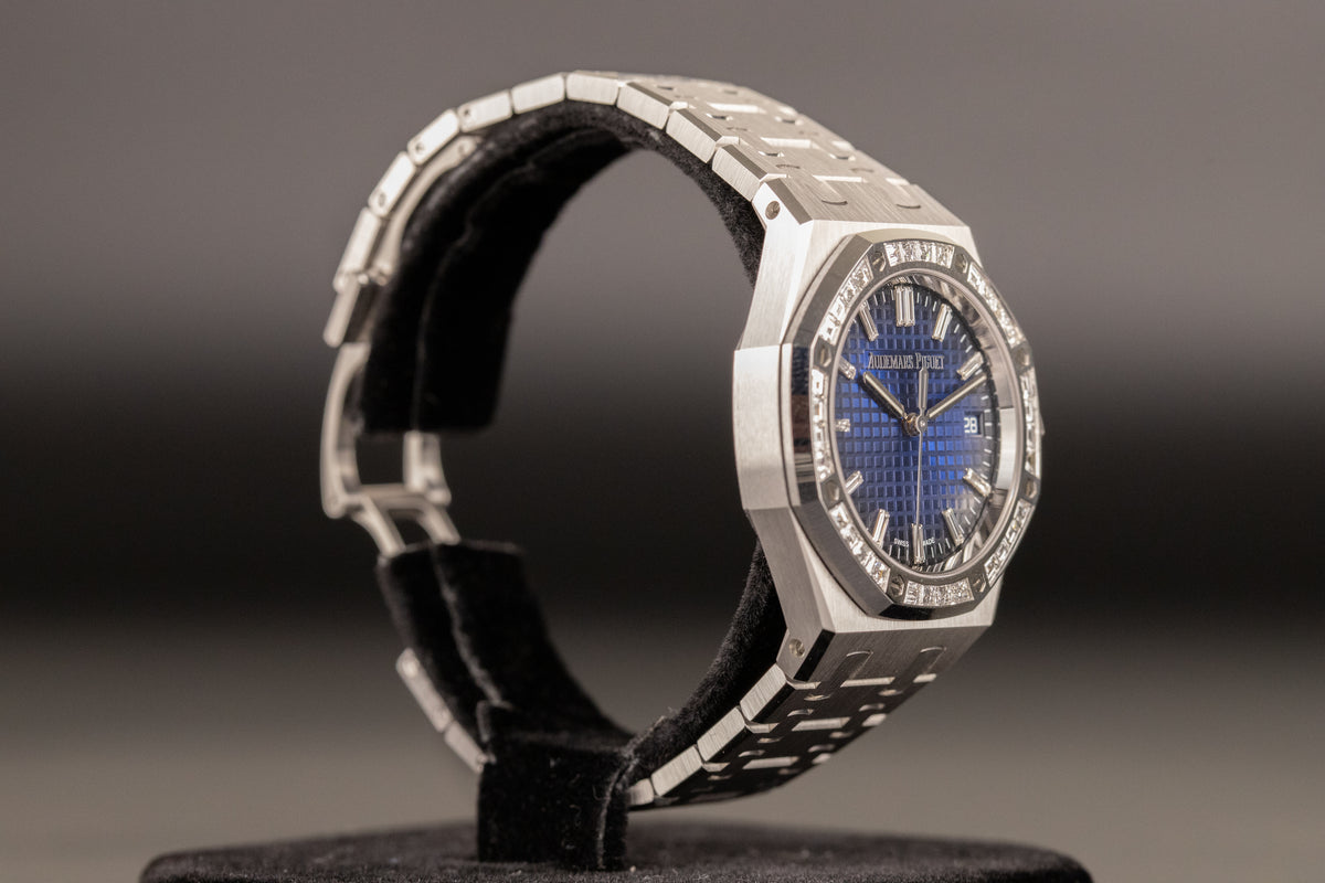 Audemars Piguet<br>77451BC Royal Oak Blue Dial Diamond Bezel