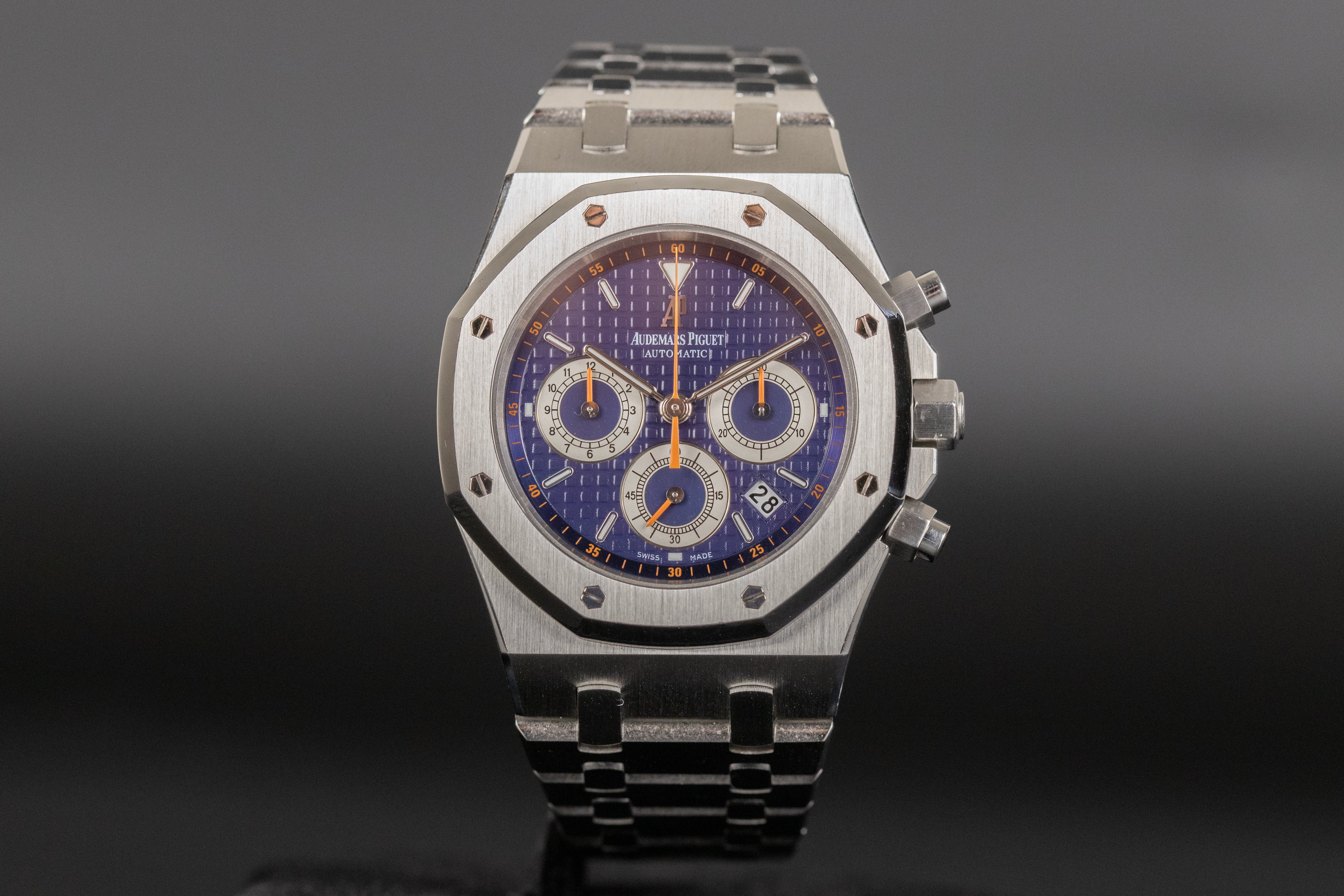 Ap royal oak chrono hotsell blue dial