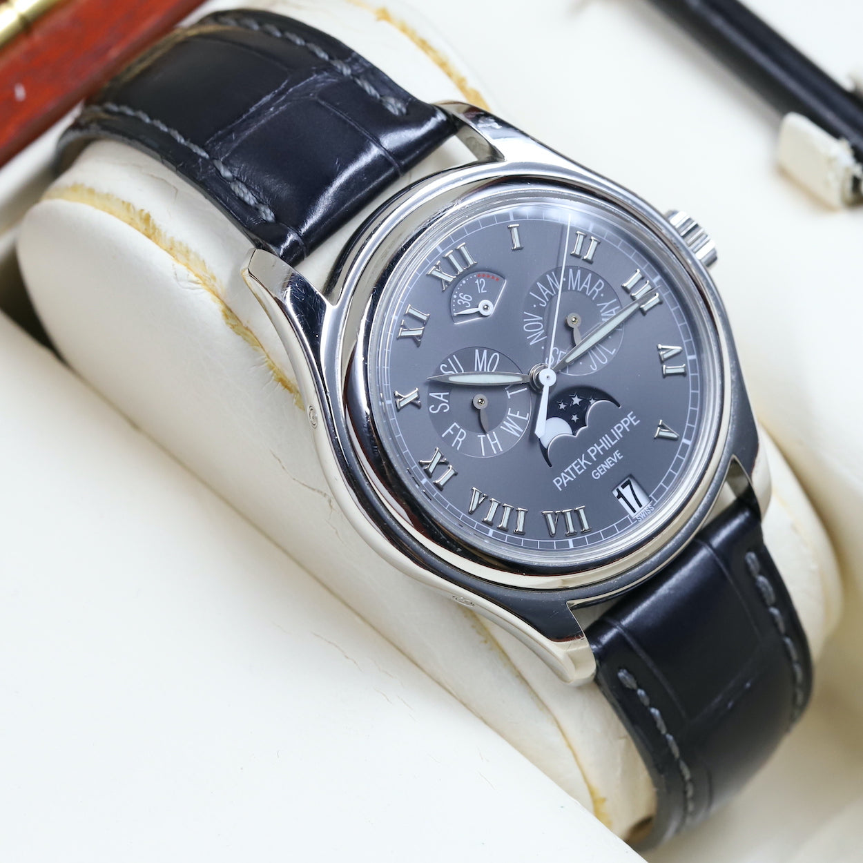 Patek discount philippe 5056p