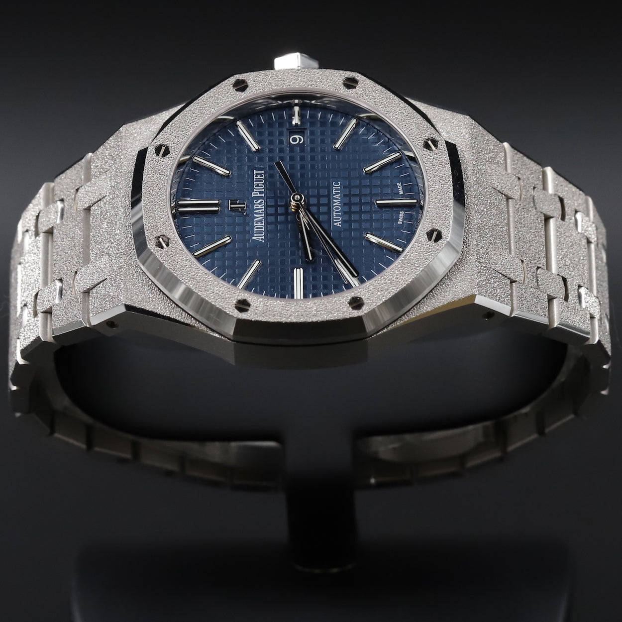 Audemars Piguet15410BC Royal Oak Frosted White Gold Blue Dial