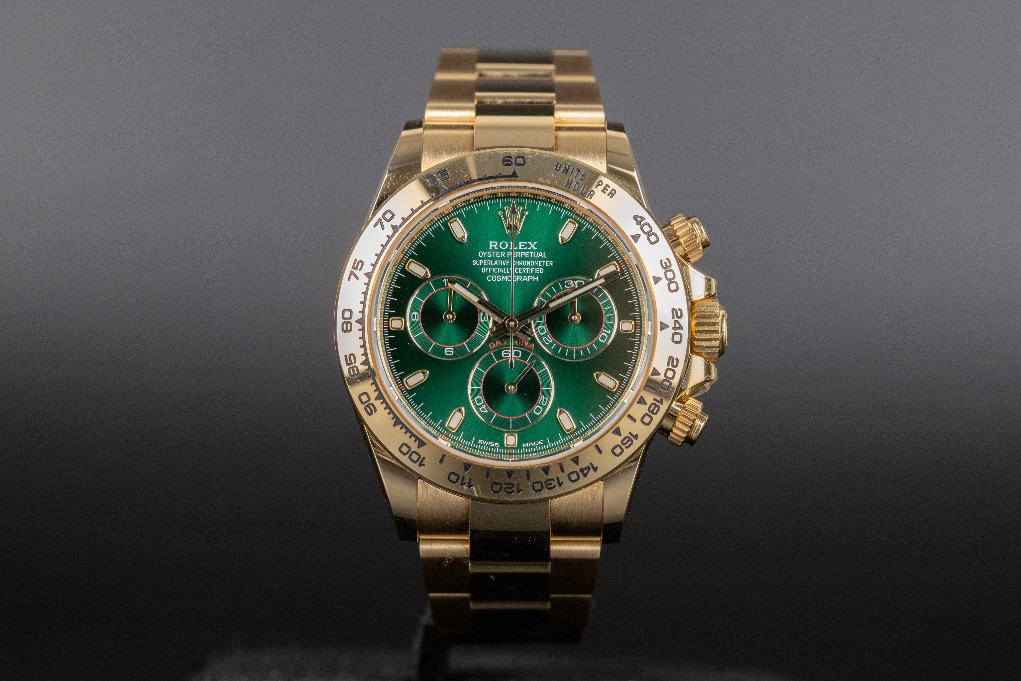 Green dial daytona best sale