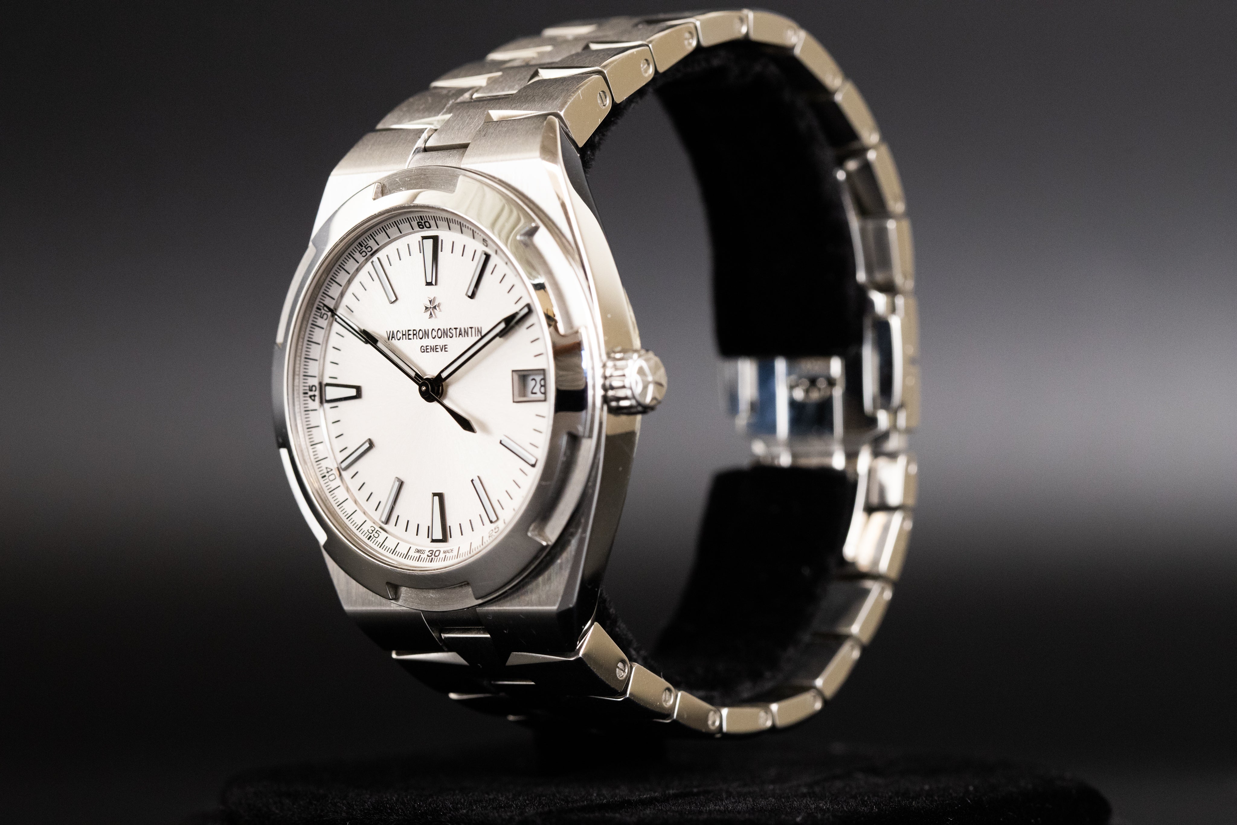 Vacheron Constantin4500V 110A B126 Overseas Automatic Newport